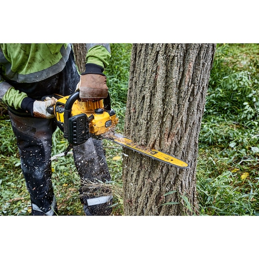 60V MAX* Brushless Cordless 18 in Chainsaw (Tool Only)