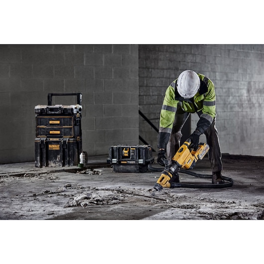 60V MAX* Cordless SDS Max Chipping Hammer Kit (15 lb)