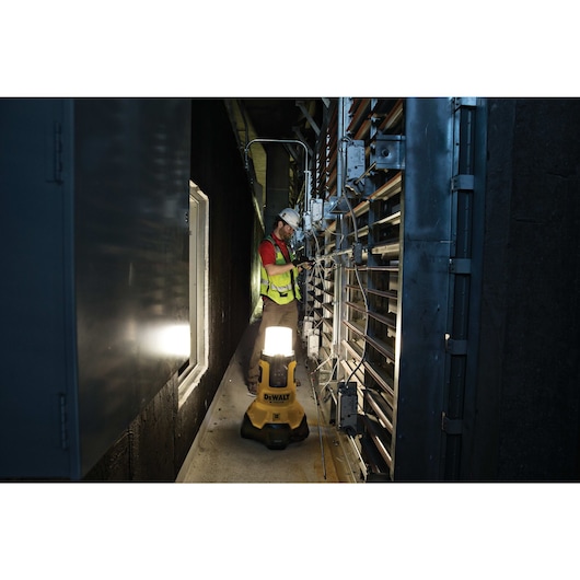 Tool Connect cordless corded LED worklight battry slot