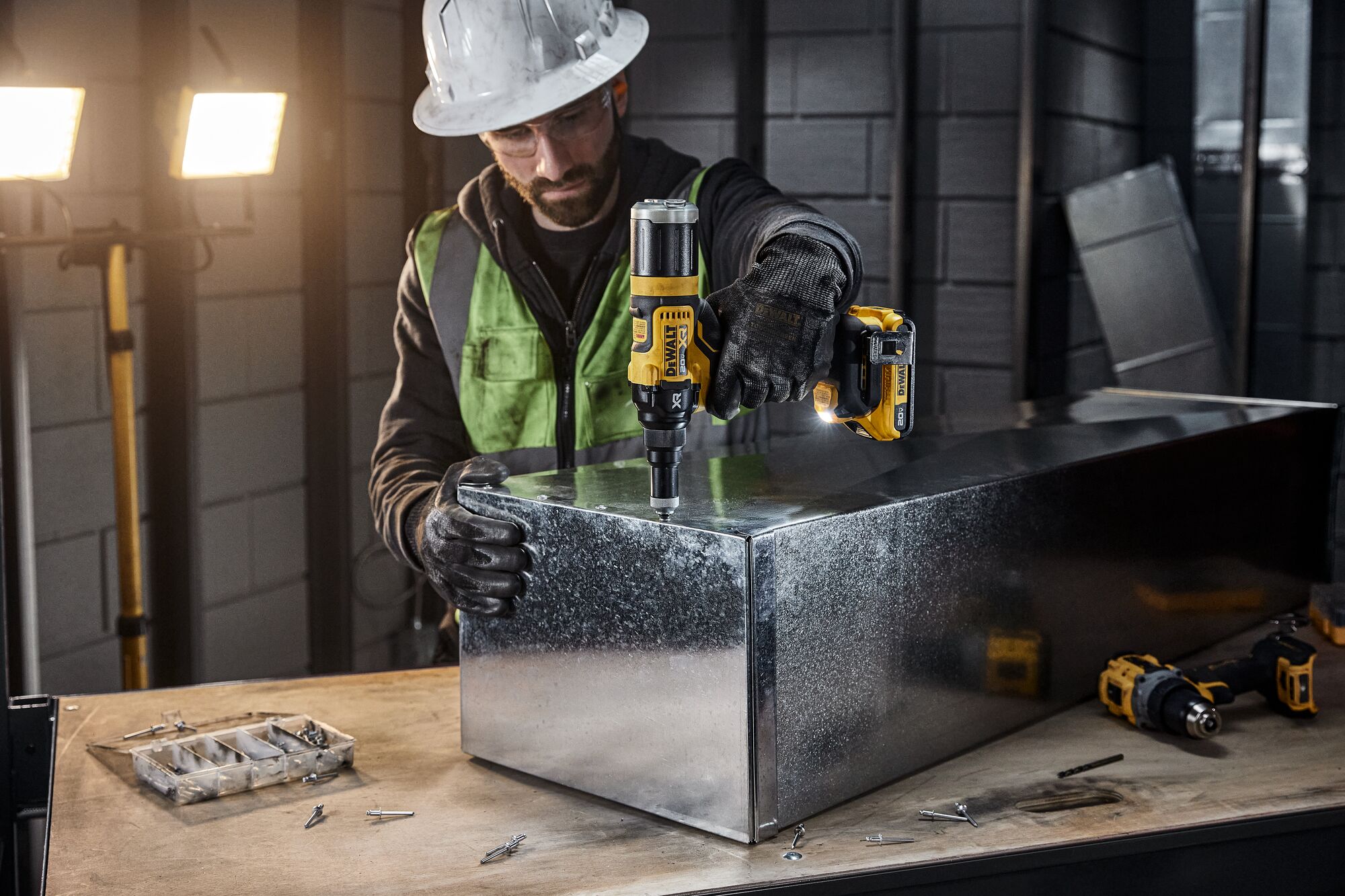 DEWALT 20V MAX* XR® 3/16 Inches Rivet Tool HVAC commercial application image DEWALT 20V MAX* XR® 3/16 Inches Rivet Tool HVAC commercial application image