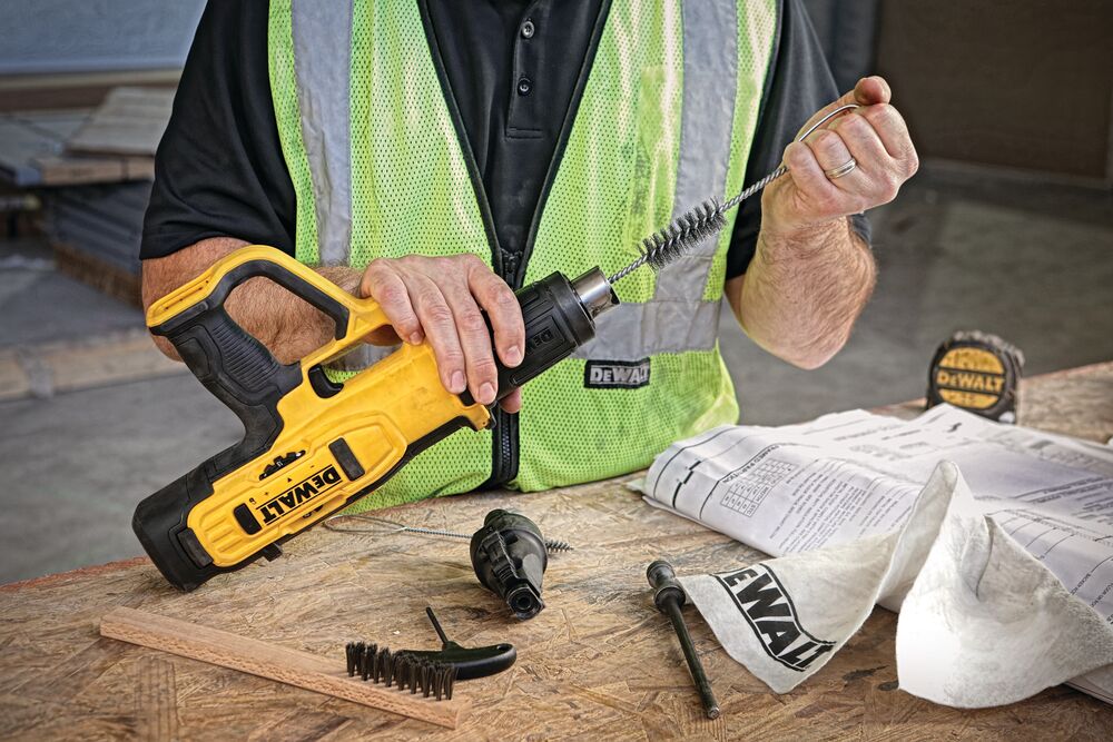 Fully Automatic Powder Actuated Tool with cleaning kit. Fully Automatic Powder Actuated Tool with cleaning kit.