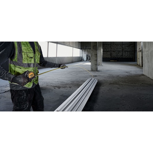 ToughSeries™ 35 ft Tape Measure